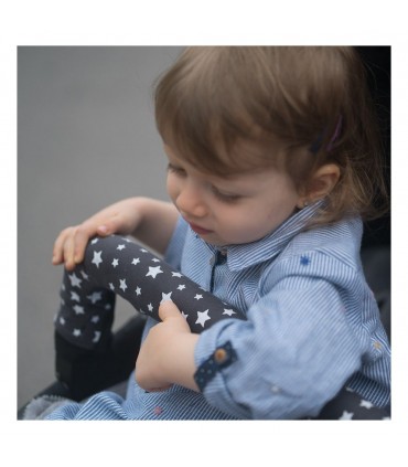 A capa protetora cobre a alça - Detalhe central Racoon town