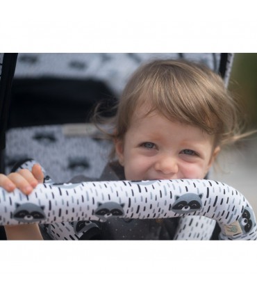 A capa protetora cobre a alça - Detalhe central Racoon town