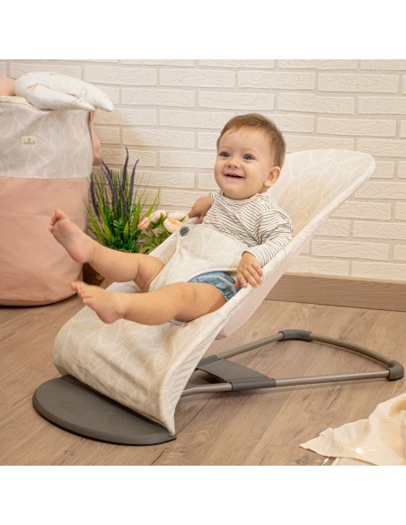 capa de rede babybjorn - Vista de uso com modelo Bloom