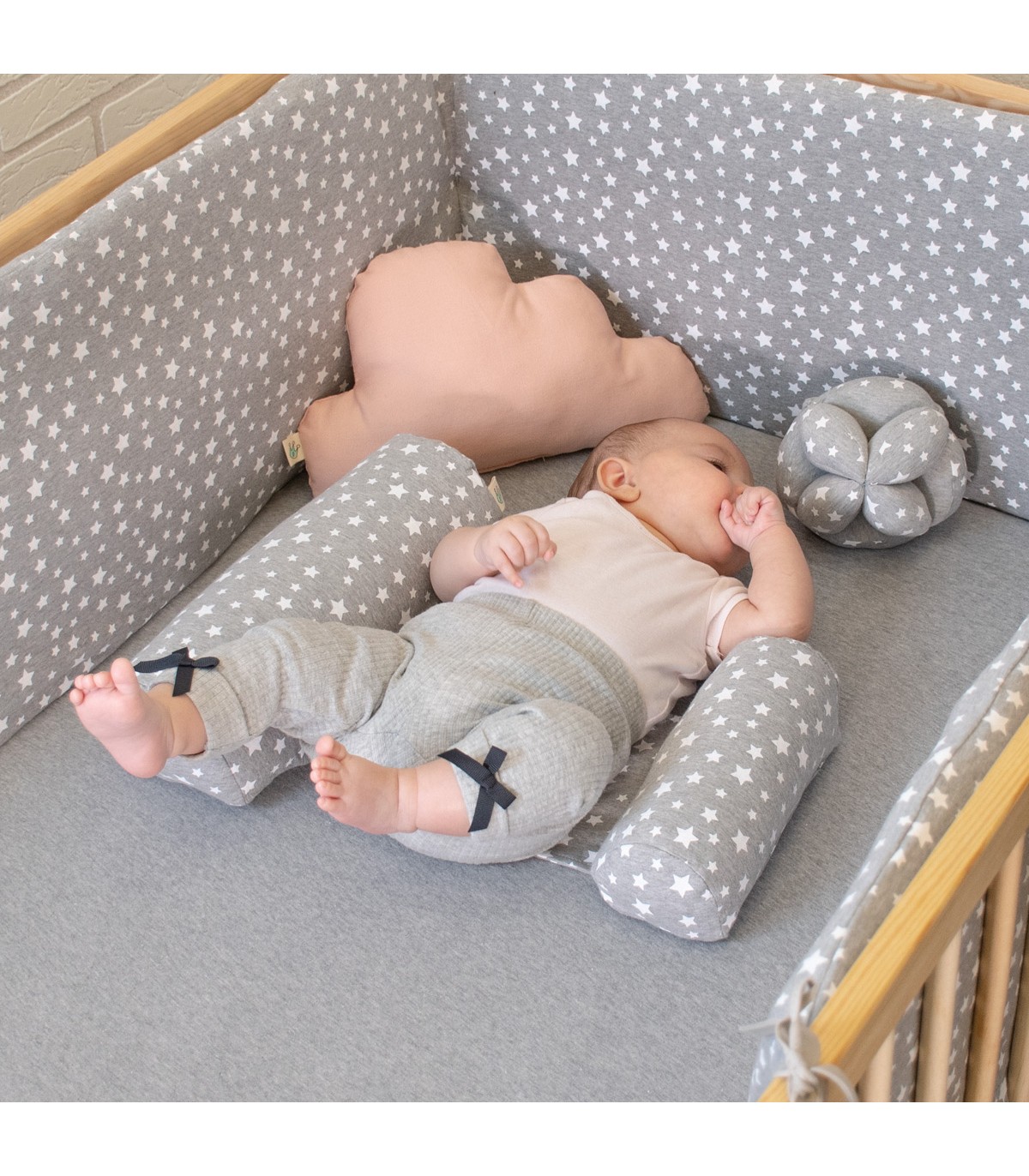 Baby anti roll pillow