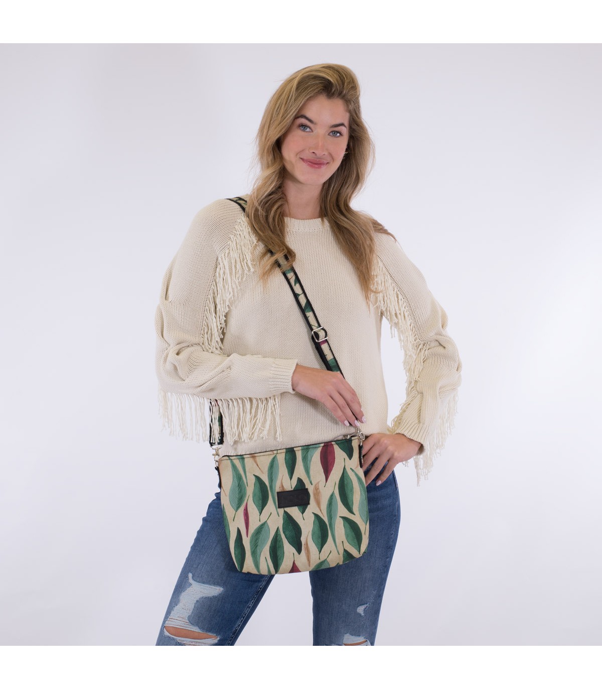 Crossbody bag - Use view with model Duna