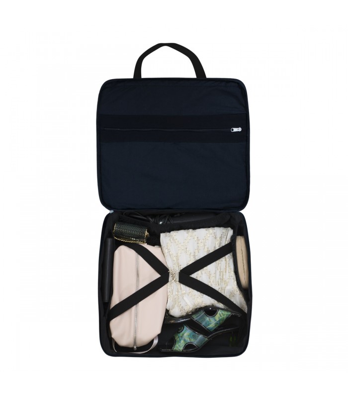 Vista interna básica noturna