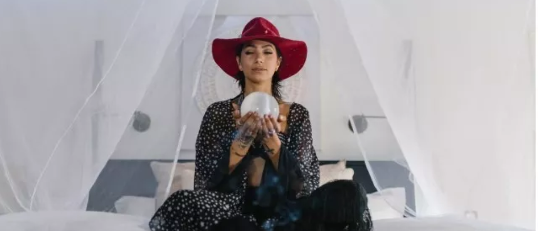 oggi parleremo di astrologia e moda.