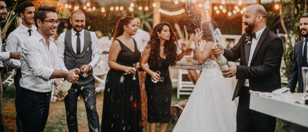 How to Choose the Perfect Dress for a Daytime Wedding