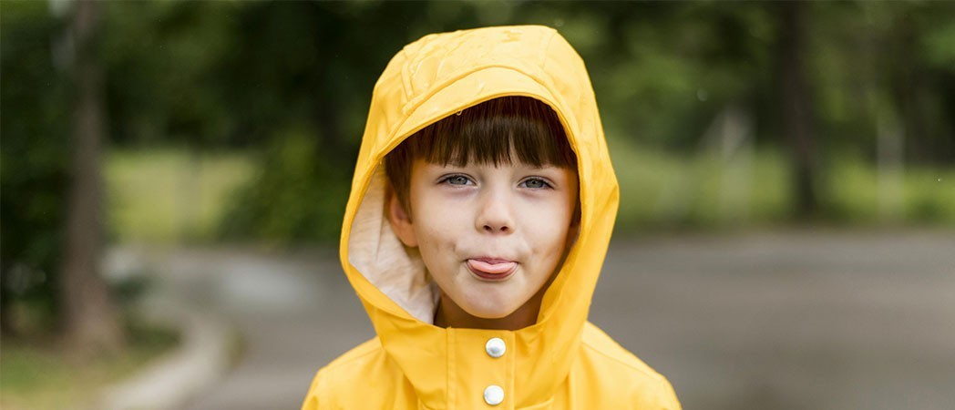 Pourquoi les enfants tirent-ils la langue lorsqu'ils sont concentrés?