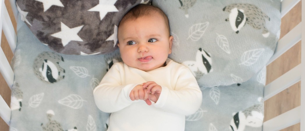Quand déplacer les bébés du berceau au lit?