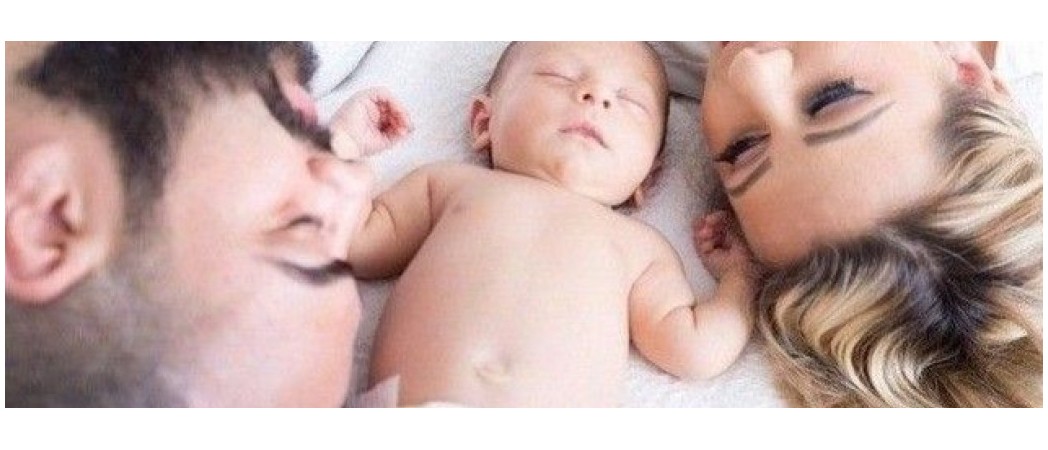 Temps le bébé devrait dormir avec ses parents