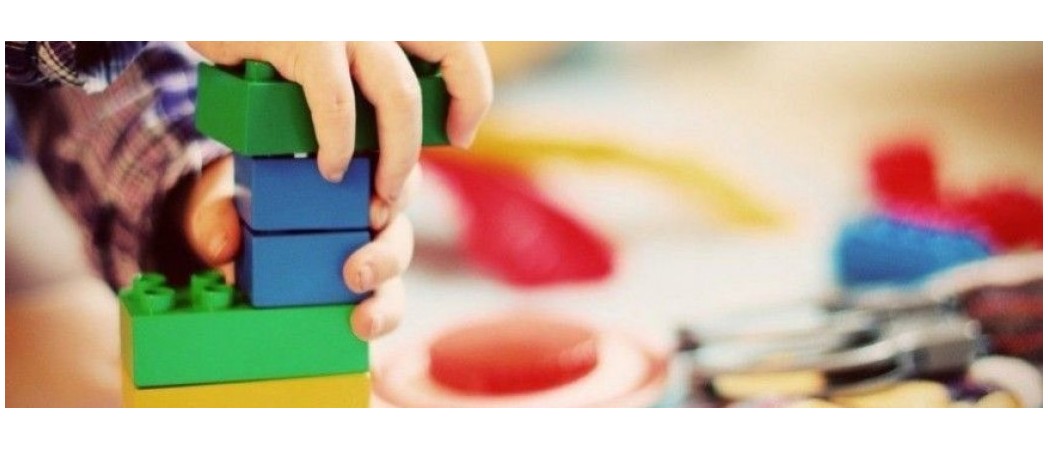 La mia bambina getta tutto a terra | Il blog di mamma - Jyoko