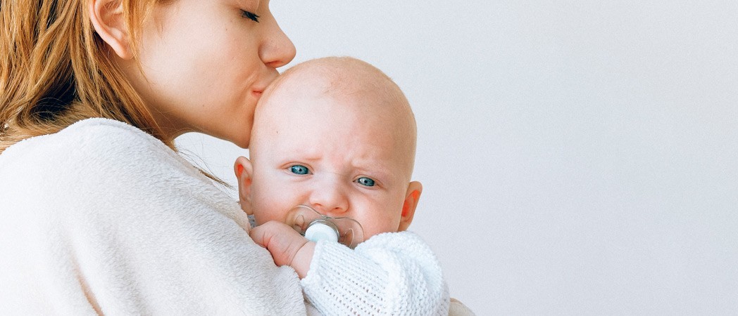Come alleviare le coliche del neonato: consigli efficaci per calmare il tuo piccolo tesoro