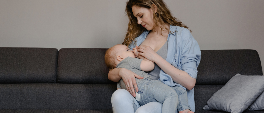 Les Meilleures Options de Vêtements pour les Femmes qui Allaitent : Confort et Style dans Chaque Tenue